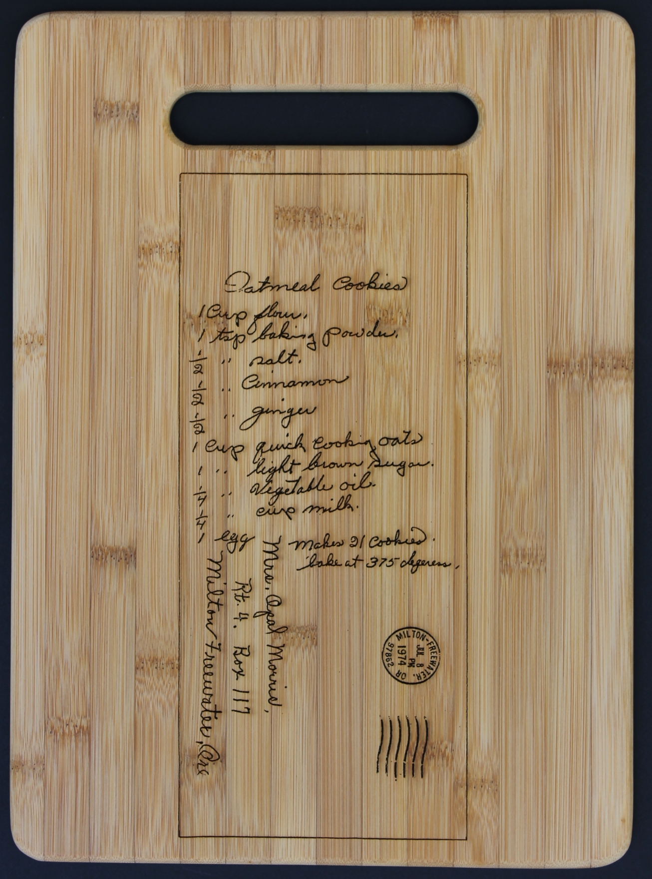  Vertical Cutting Board with a Custom Scan 
